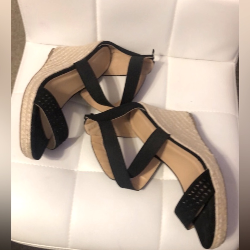 Black wedges lightly used